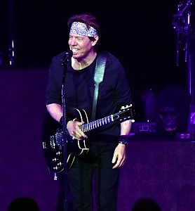 George Thorogood and the Destroyers 2019