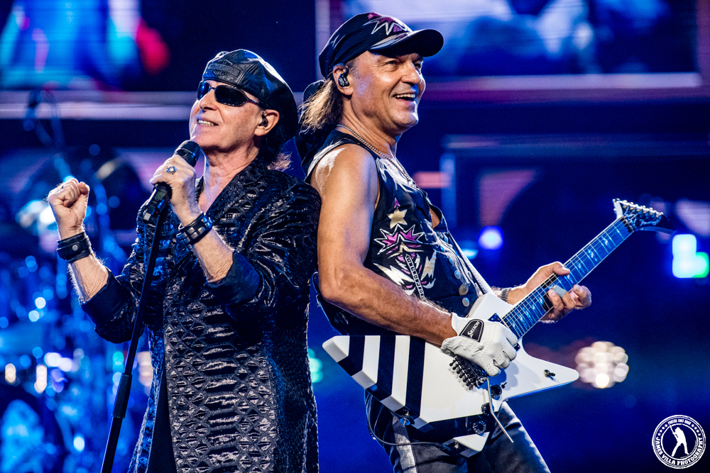 Scorpions Make True Believers of Fans at American Airlines Center in